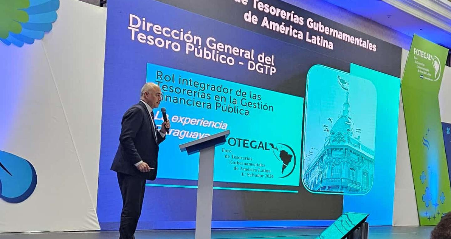 Director del Tesoro en Foro Internacional