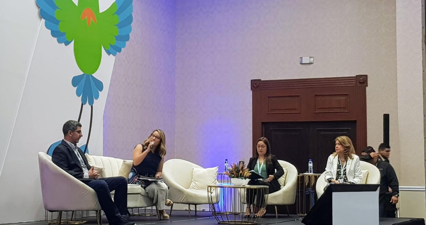 Gerente María Teresa en Foro Internacional