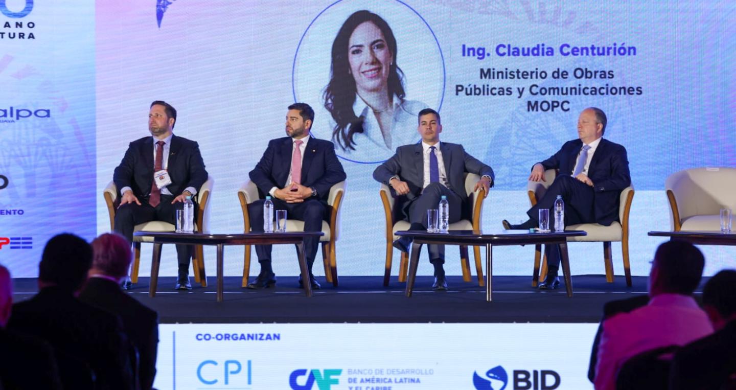 Ministro Fernández con Santiago Peña en Foro Latinoamericano de Infrastructura
