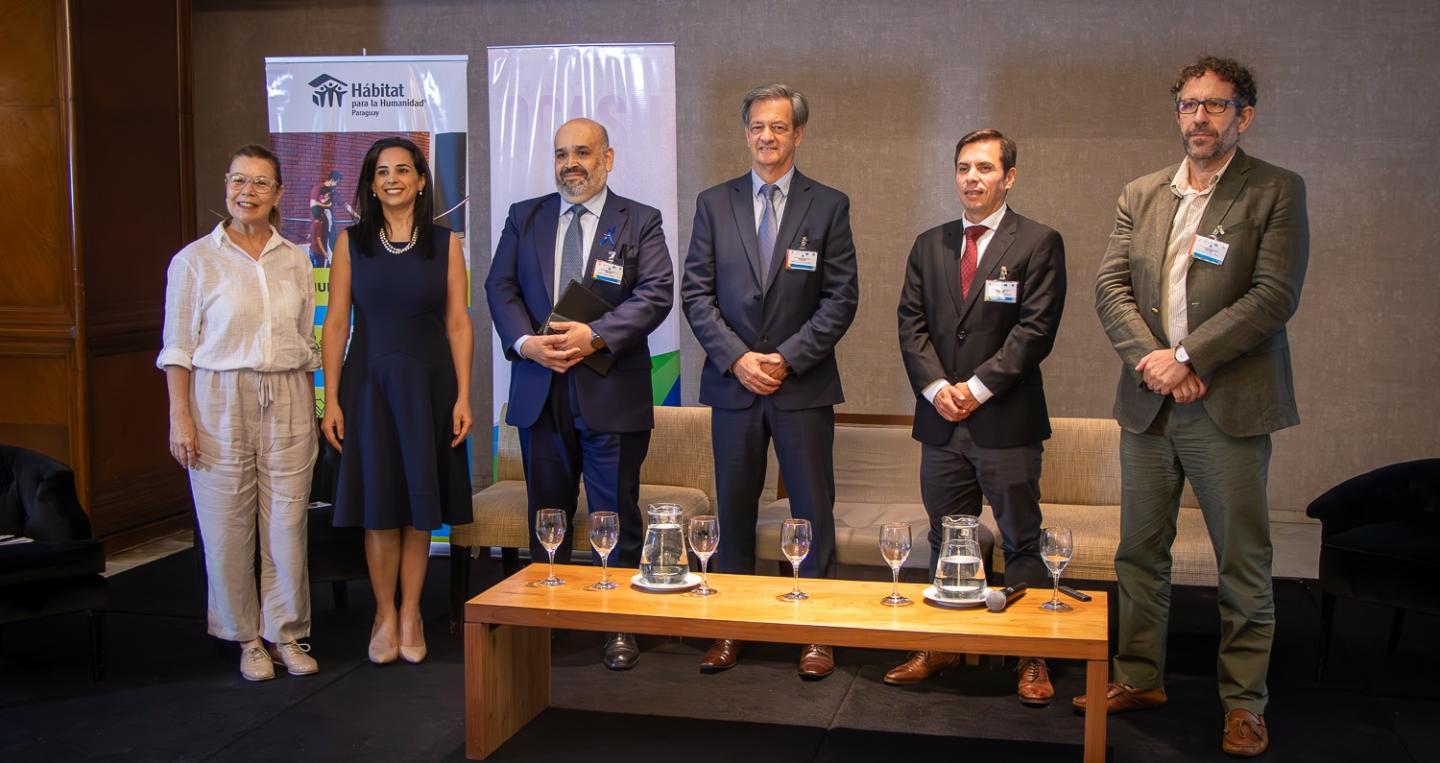 Panelistas del Foro de Agua y Saneamiento
