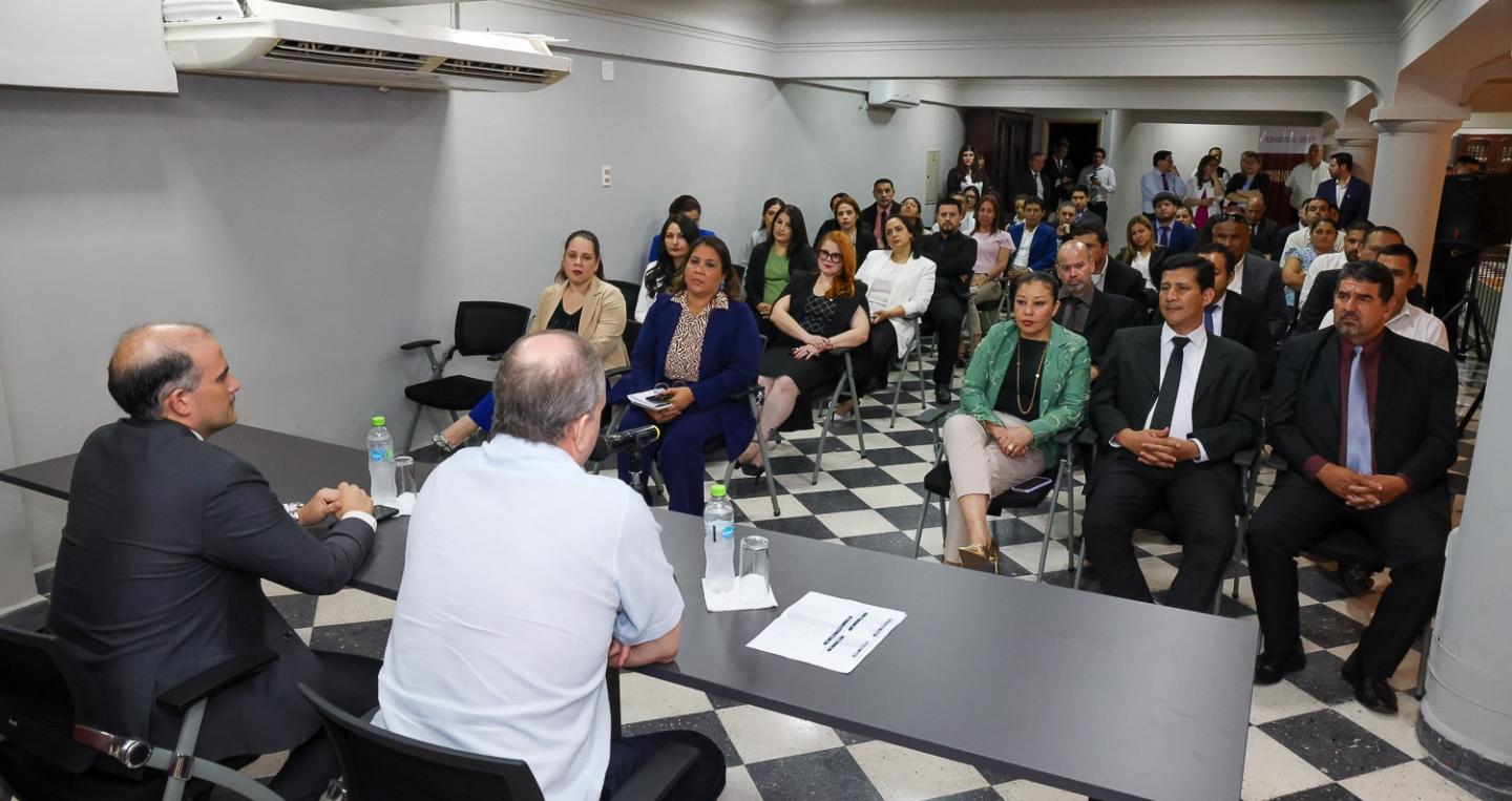 Acto de Desprecarización a funcionarios del MEF 2
