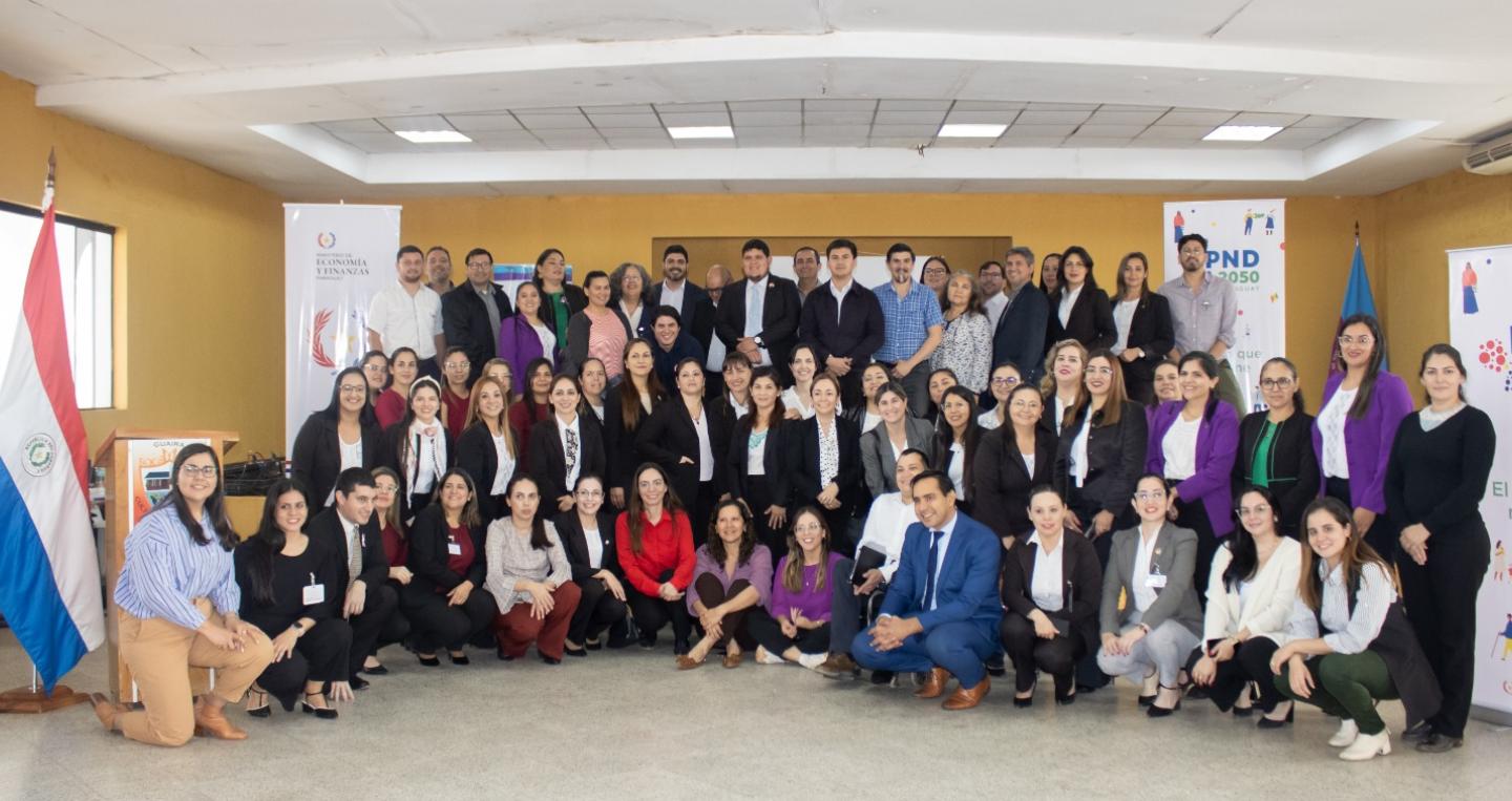 Participntes del taller sobre el PND 2050 en Villarrica