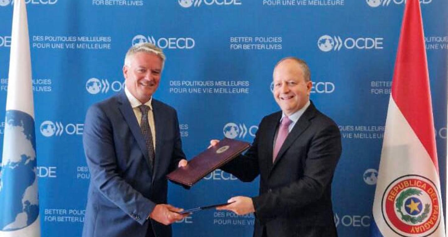 Ministro de Economía y Finanzas, Carlos Fernández Valdovinos, y el secretario general de la OCDE, Mathias Cormann