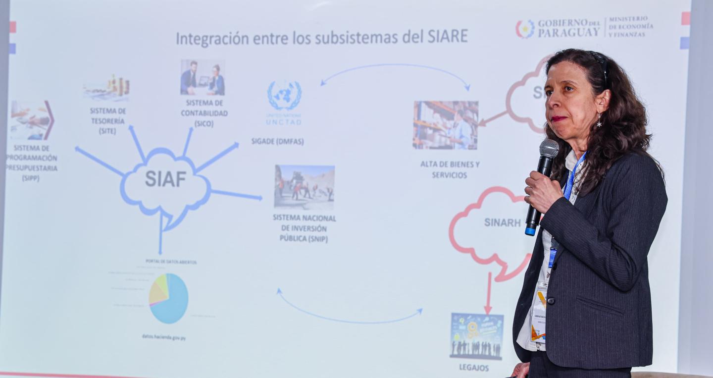 Directora de DGIC en Seminario de Presupuesto
