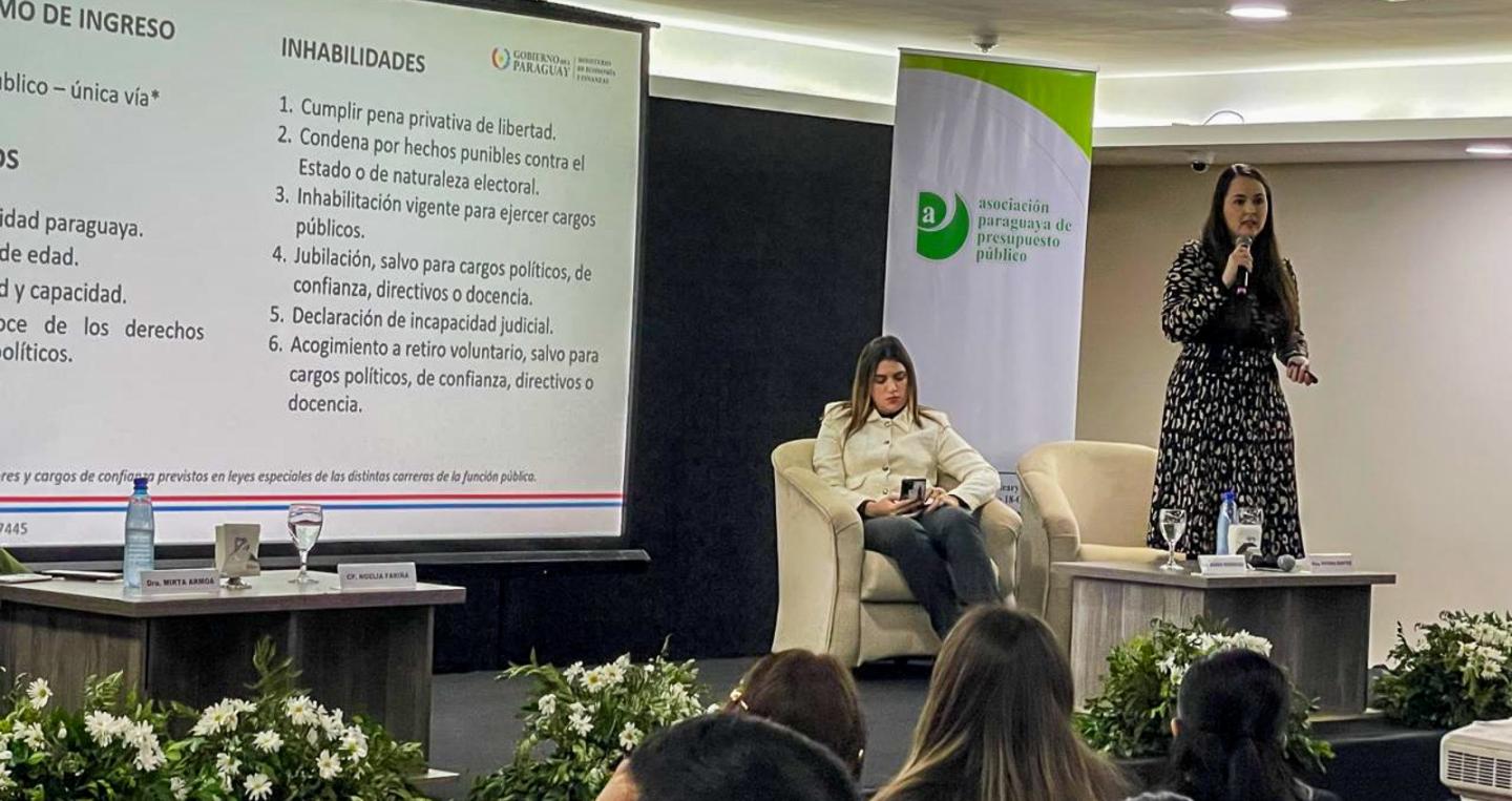 representantes del Viceministerio de Capital Humano y Gestión Organizacional