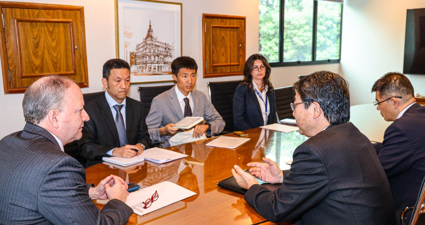 Reunión con embajador de Japón 