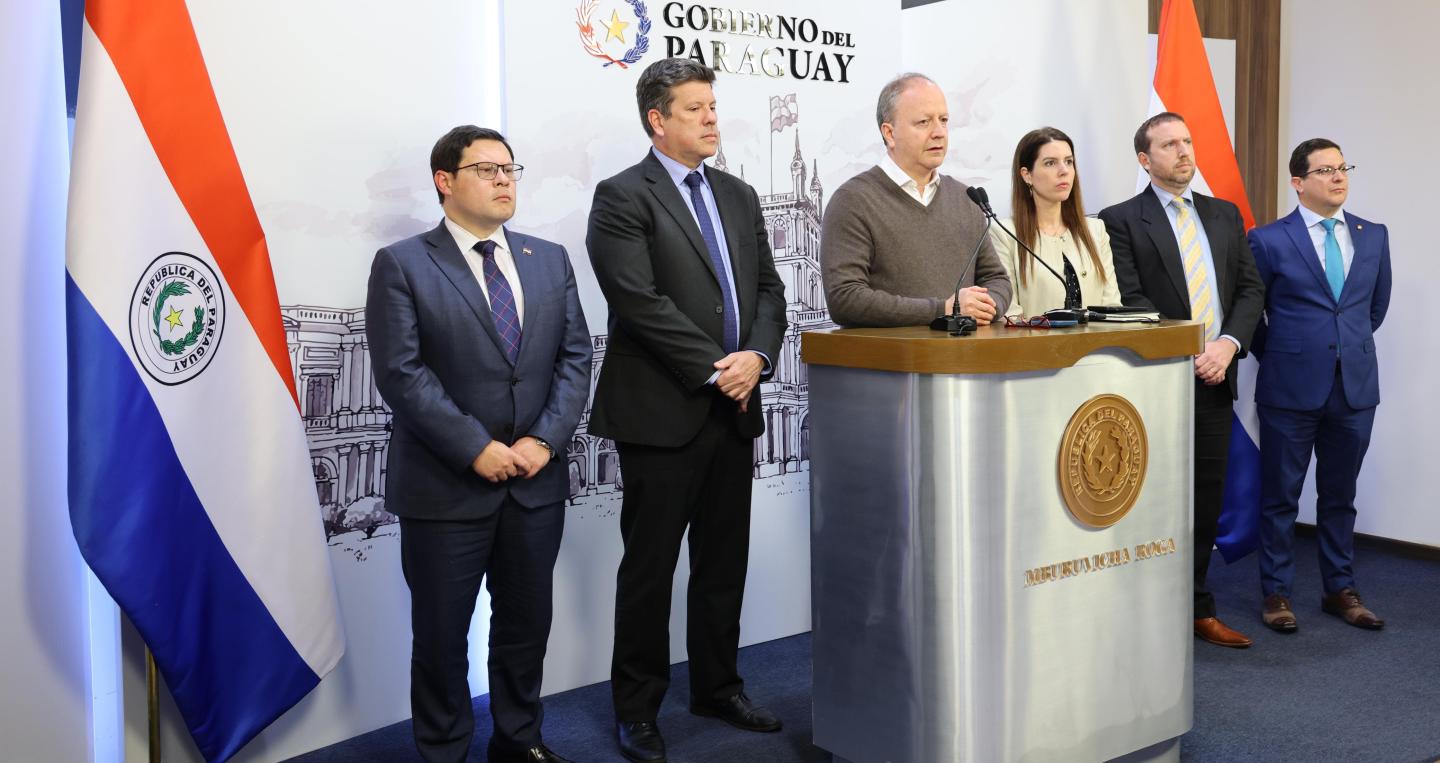 Conferencia de prensa en Mburuvicha Roga