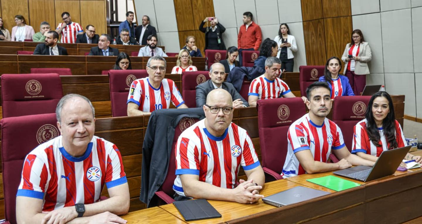 Autoridades de la institución en el Congreso 