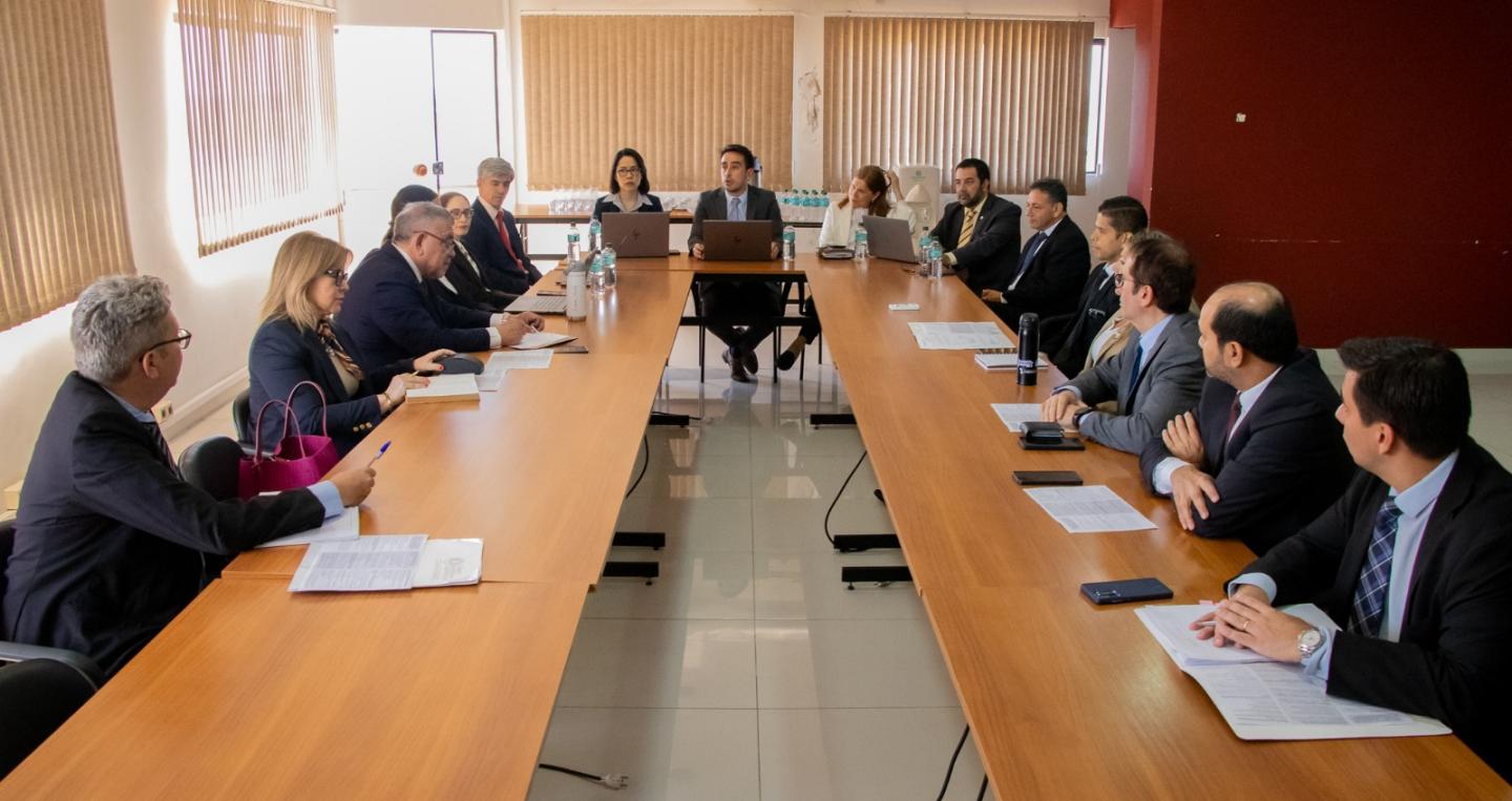 Caja Fiscal con Magistrados Judiciales 