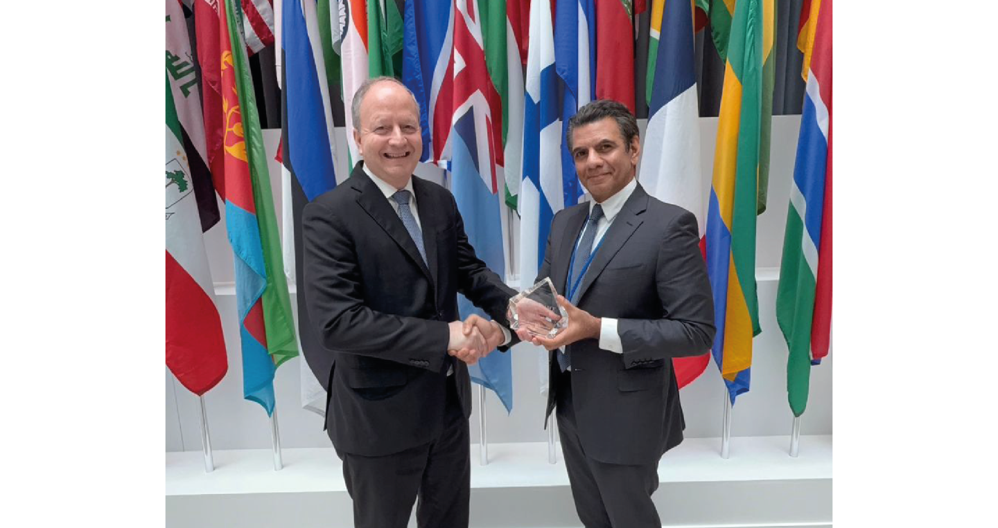 Premio otorgado al ministro Carlos Fernández