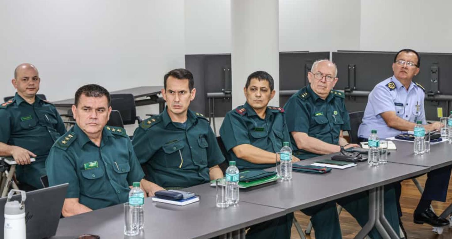 Militares en reunión de la Caja Fiscal