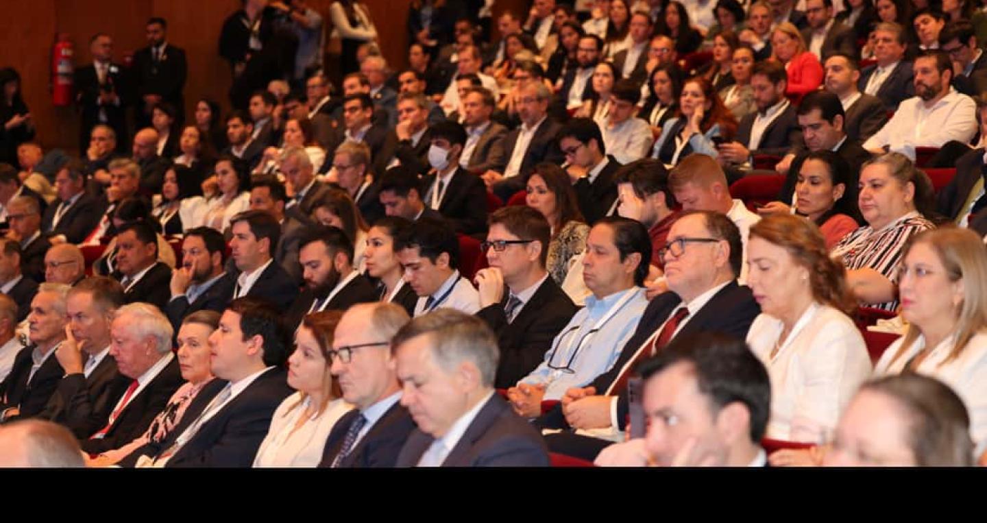Participantes del Invest Fórum Paraguay 2025