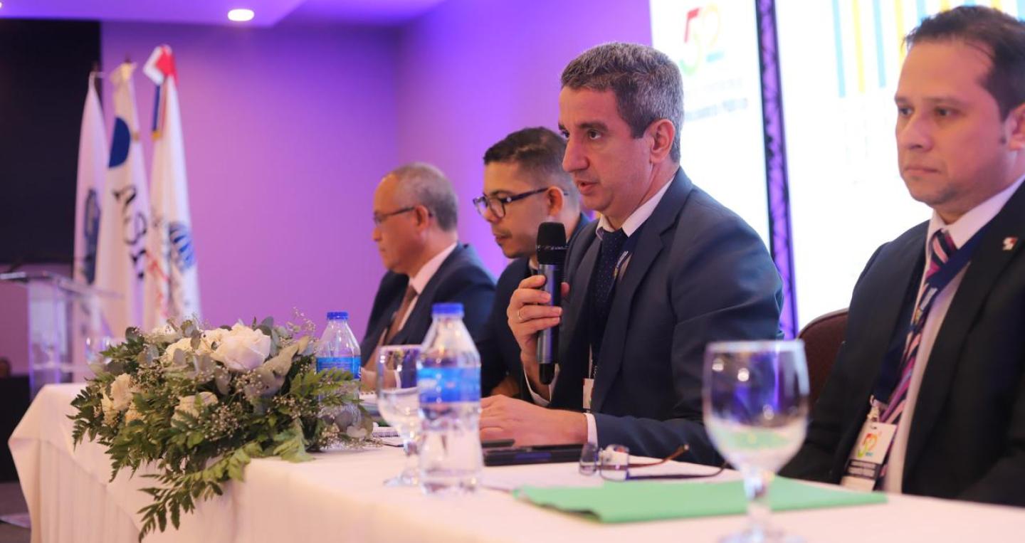 Jorge Paredes en Seminario Internacional 