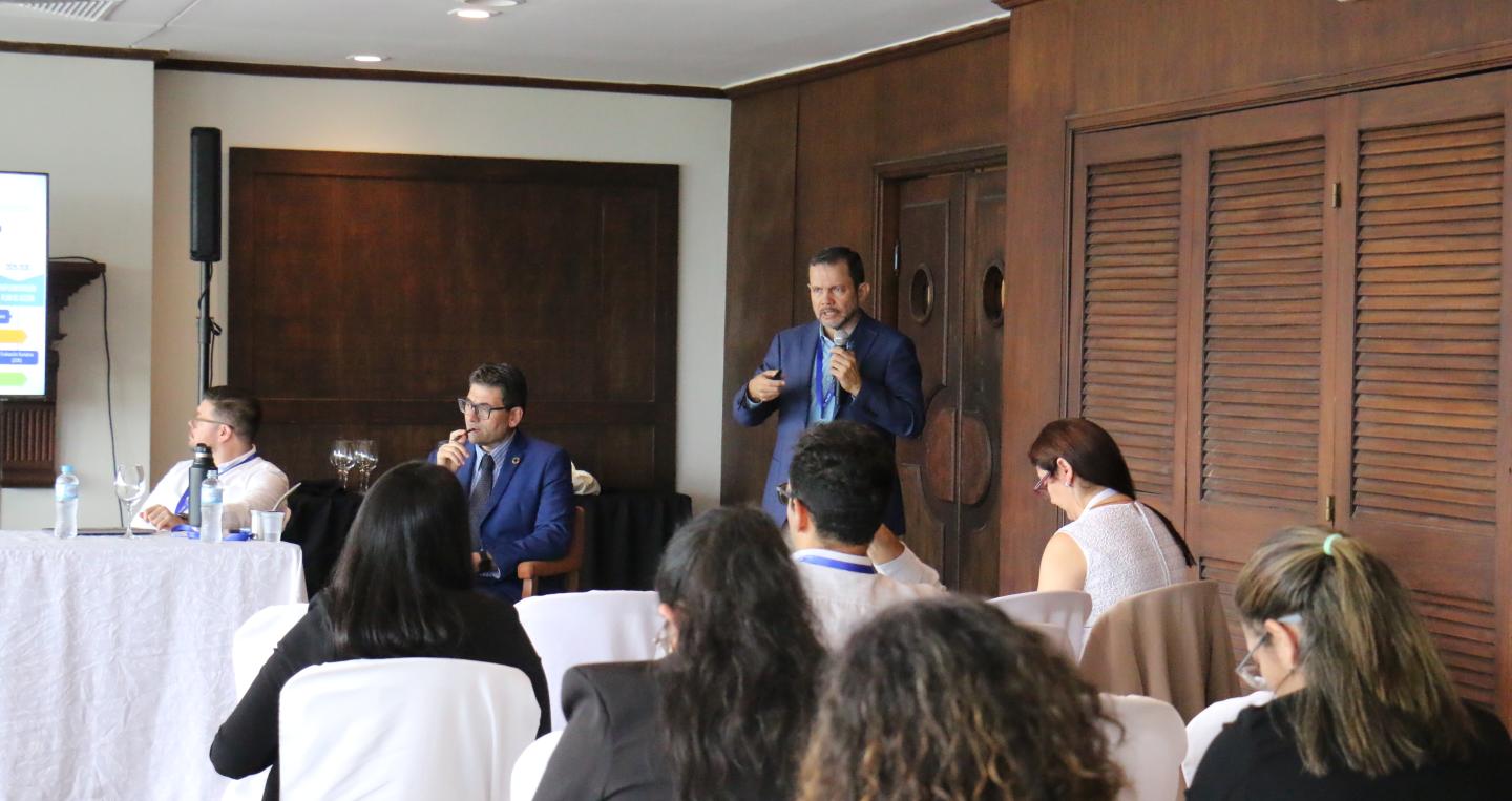 exponen sobre “INCE: una herramienta para el fortalecimiento de los sistemas nacionales de evaluación, Experiencia Paraguaya”