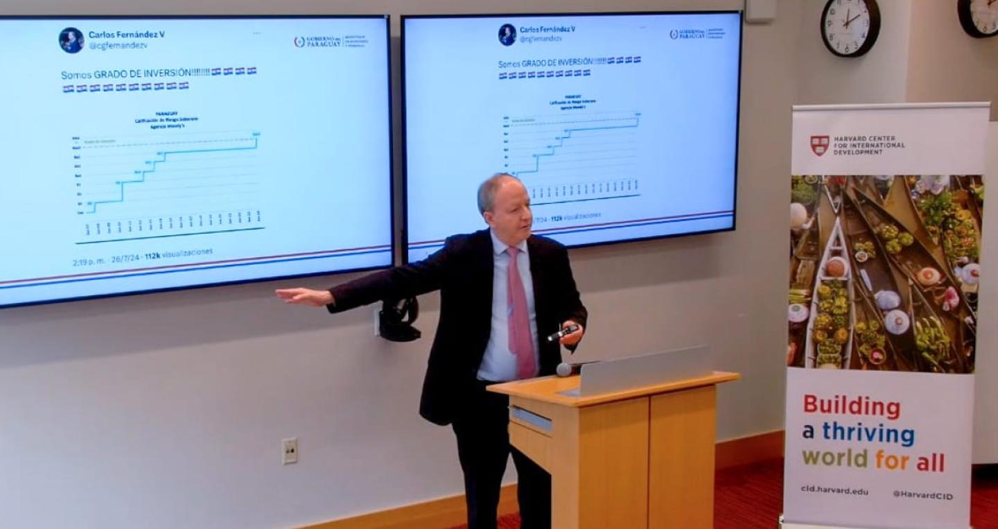 Ministro Fernández en Harvard 