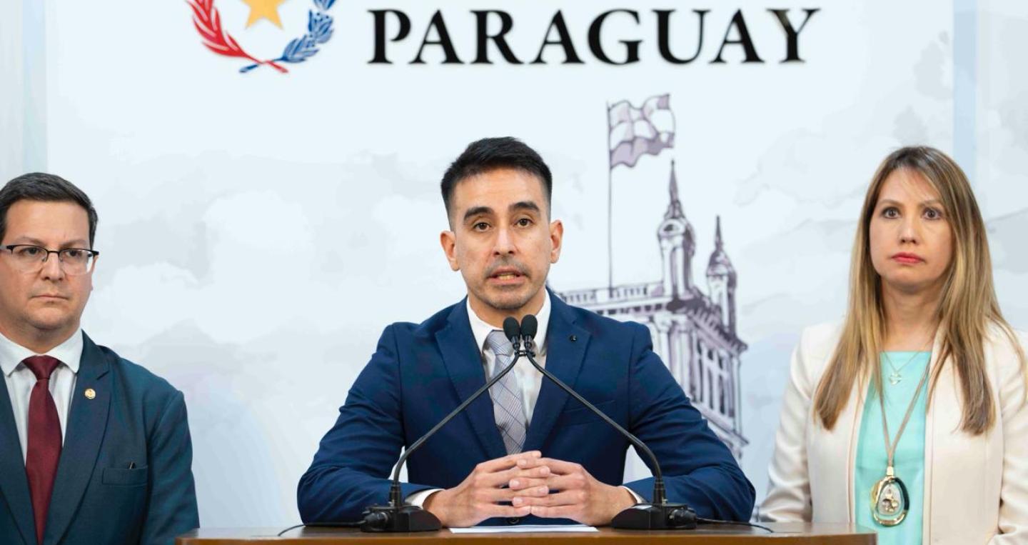 Viceministro Felipe González en Mburuvicha Roga 