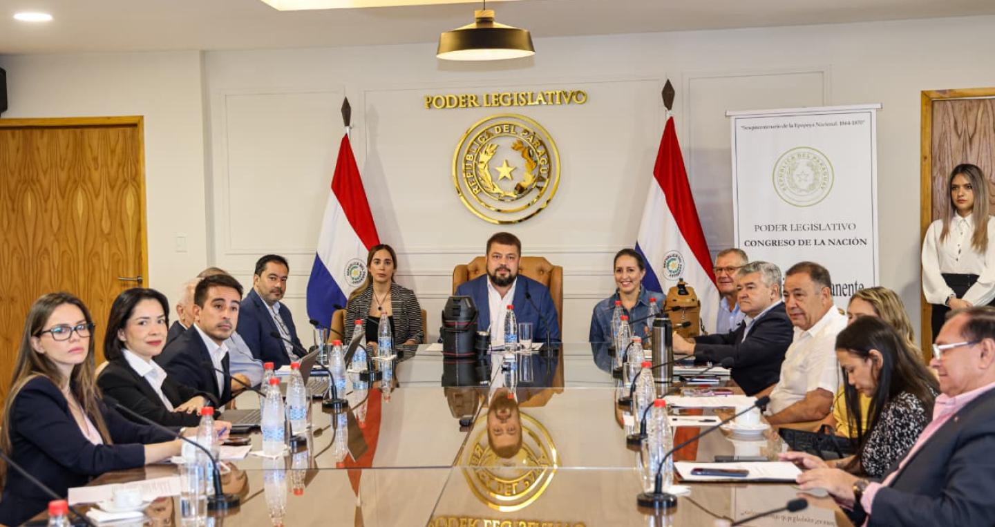 presencia de exministros de Hacienda