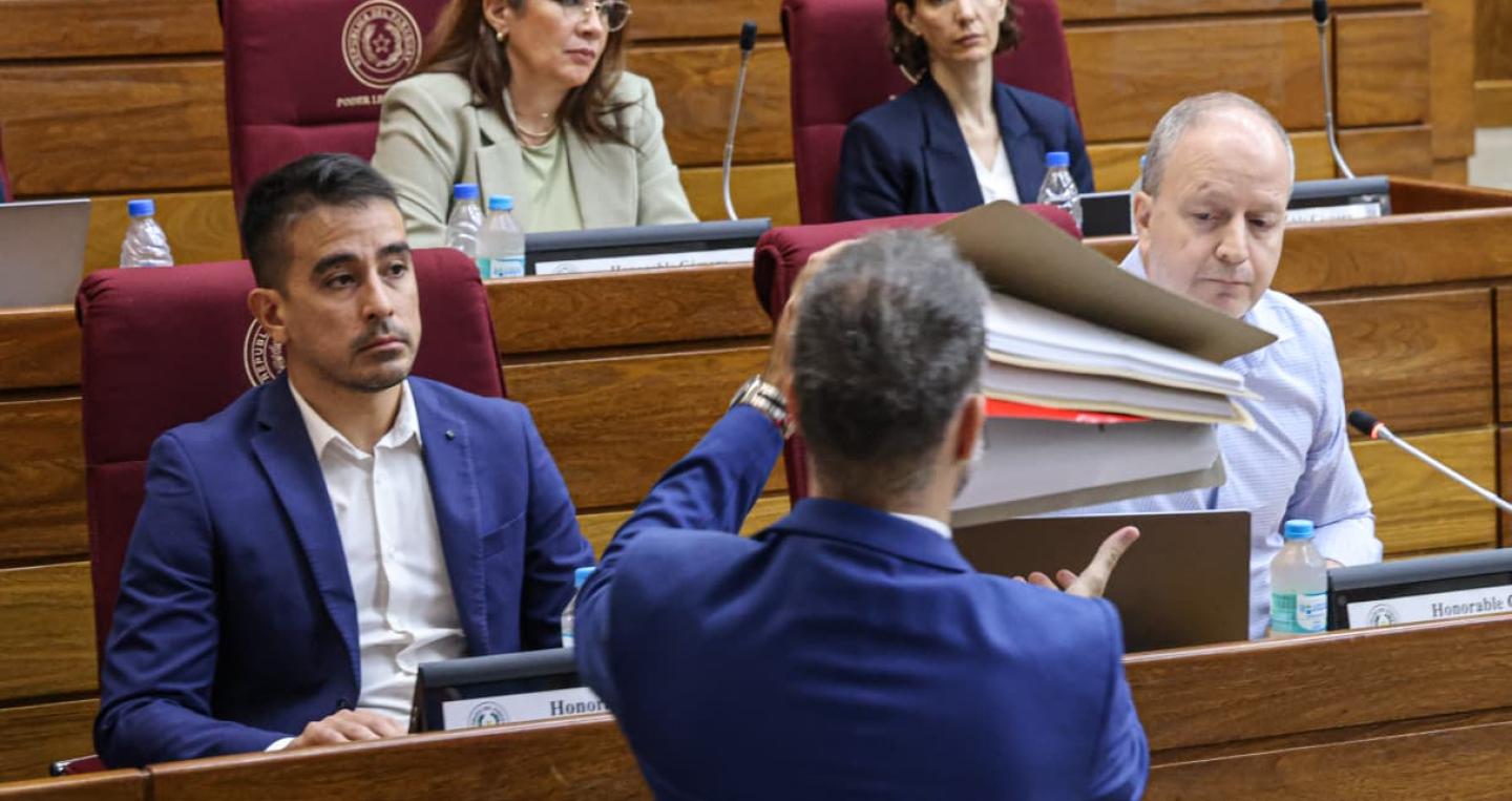 Entrega de cálculos actuariales en Audiencia pública realizada en el Congreso Nacional