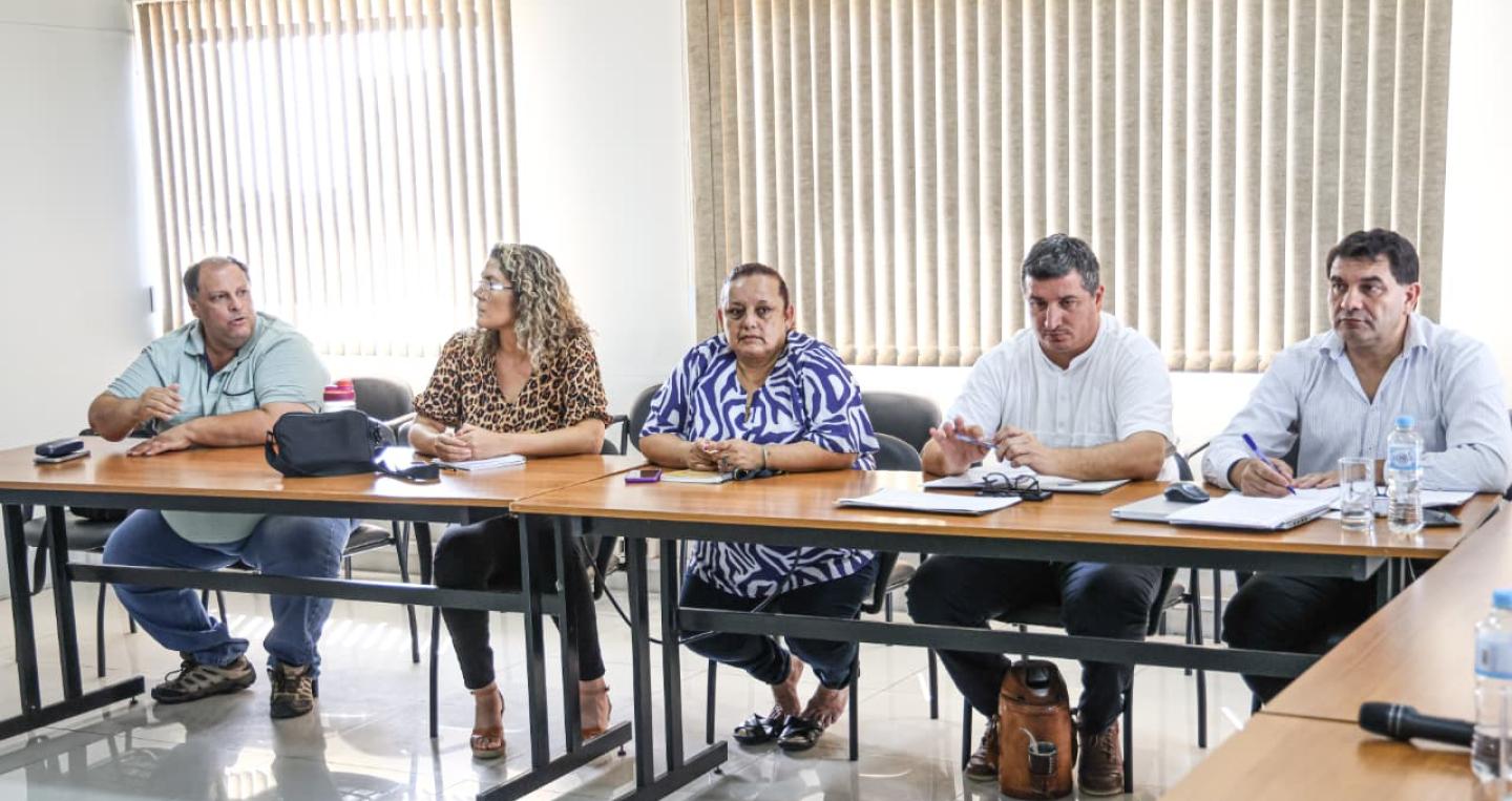 Reunión del MEF con docentes