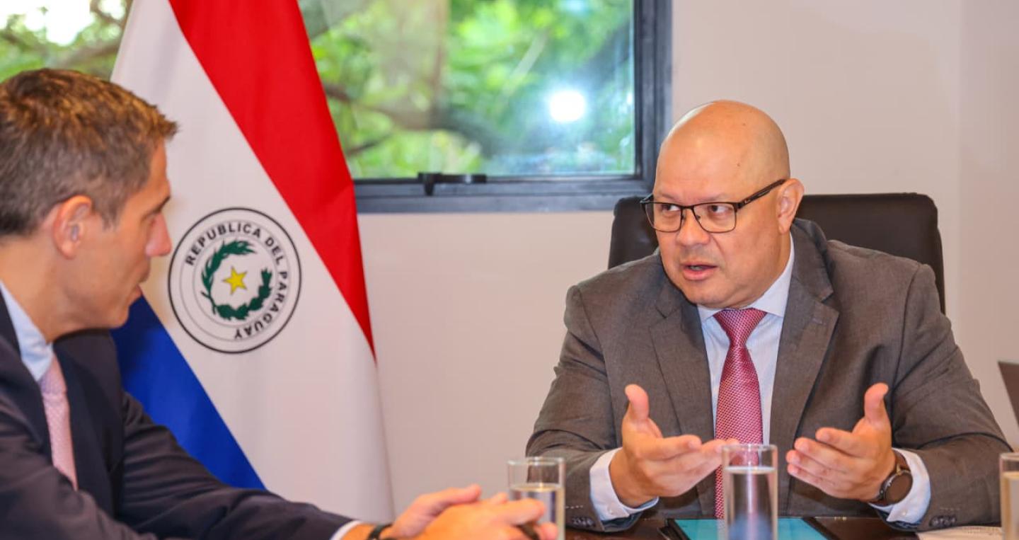 Ministros del MEF con el MIC