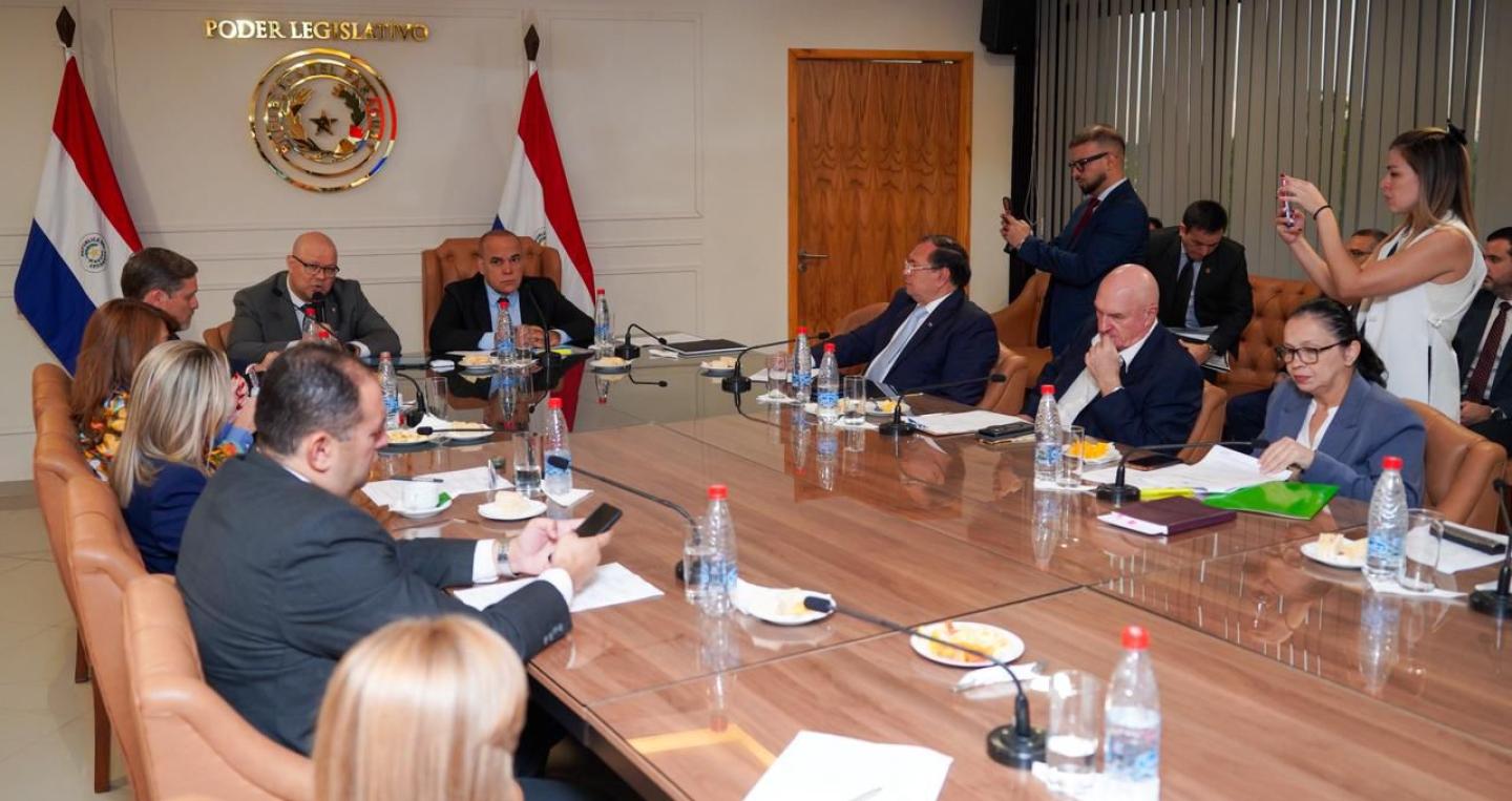 Reunión con la Comisión Directiva del Senado