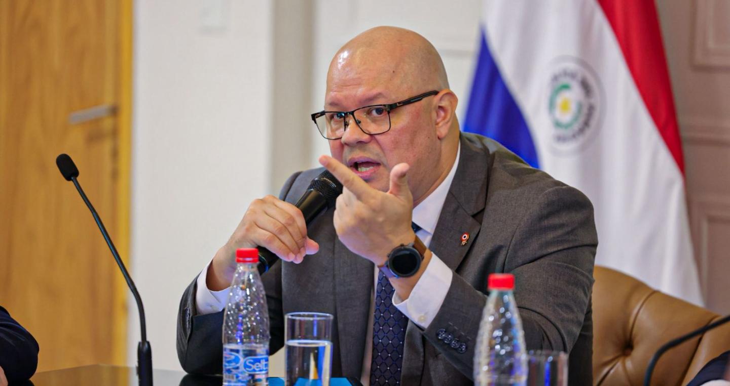 Ministro Lovera en Senado