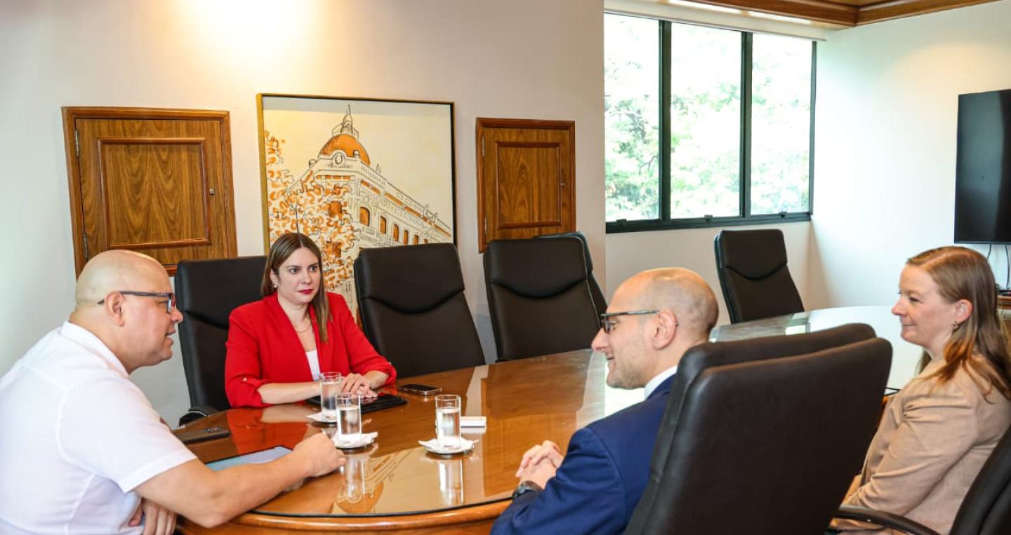 Ministro Lovera y encargado de negocios de los EEUU