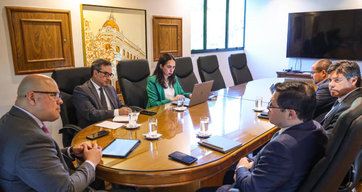 Reunión de MEF con DNIT