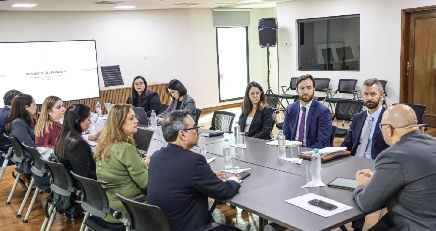 Ministro Lovera y equipo técnico 