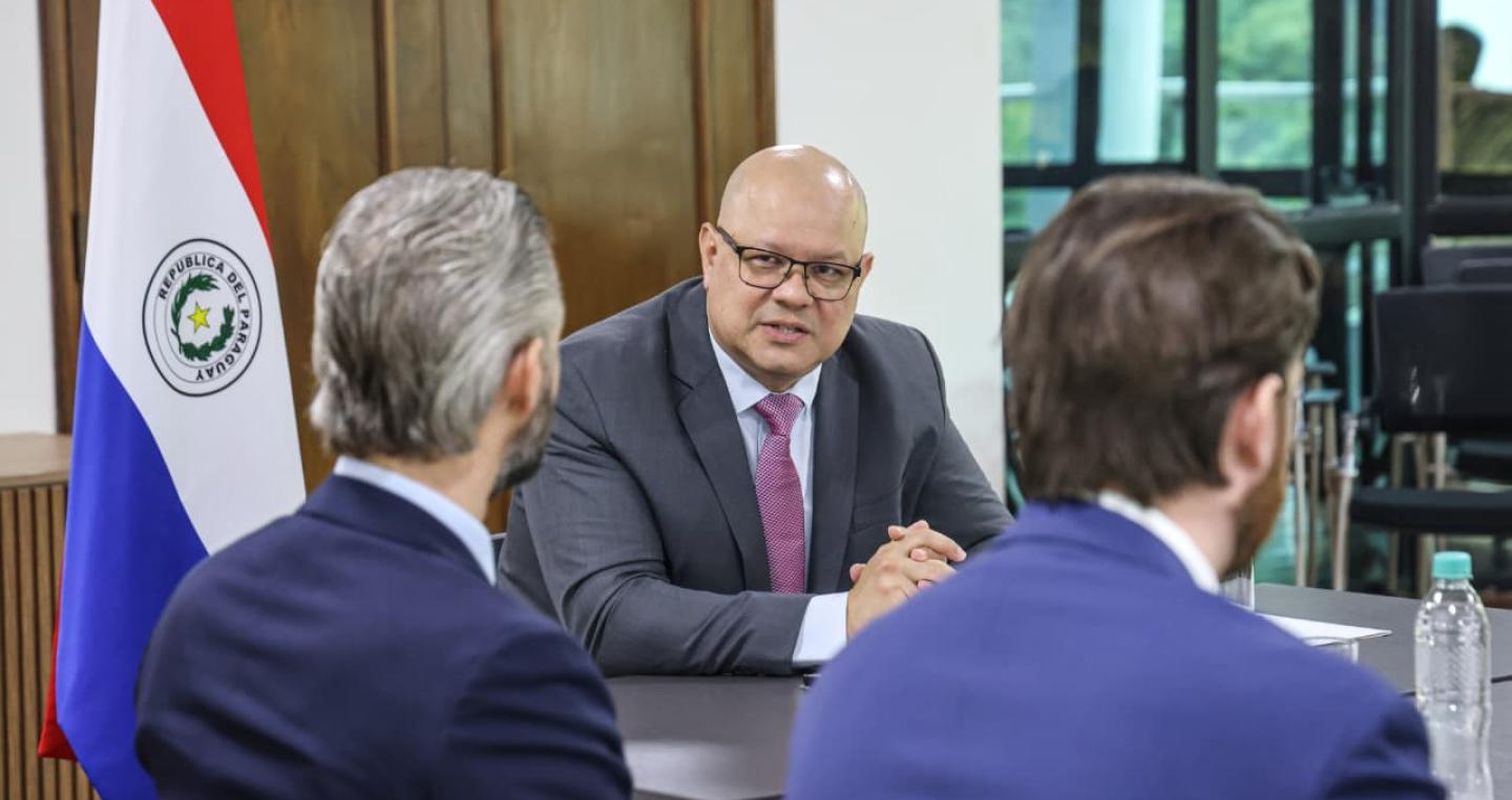 Ministro Lovera con Moodys