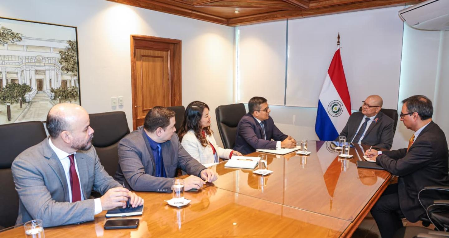 Reunión con representantes de CAF
