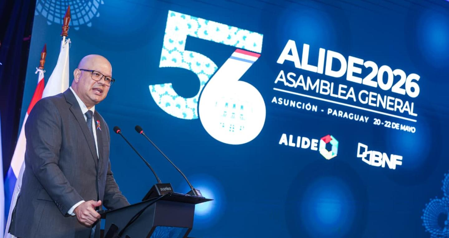 Ministro Oscar Lovera
