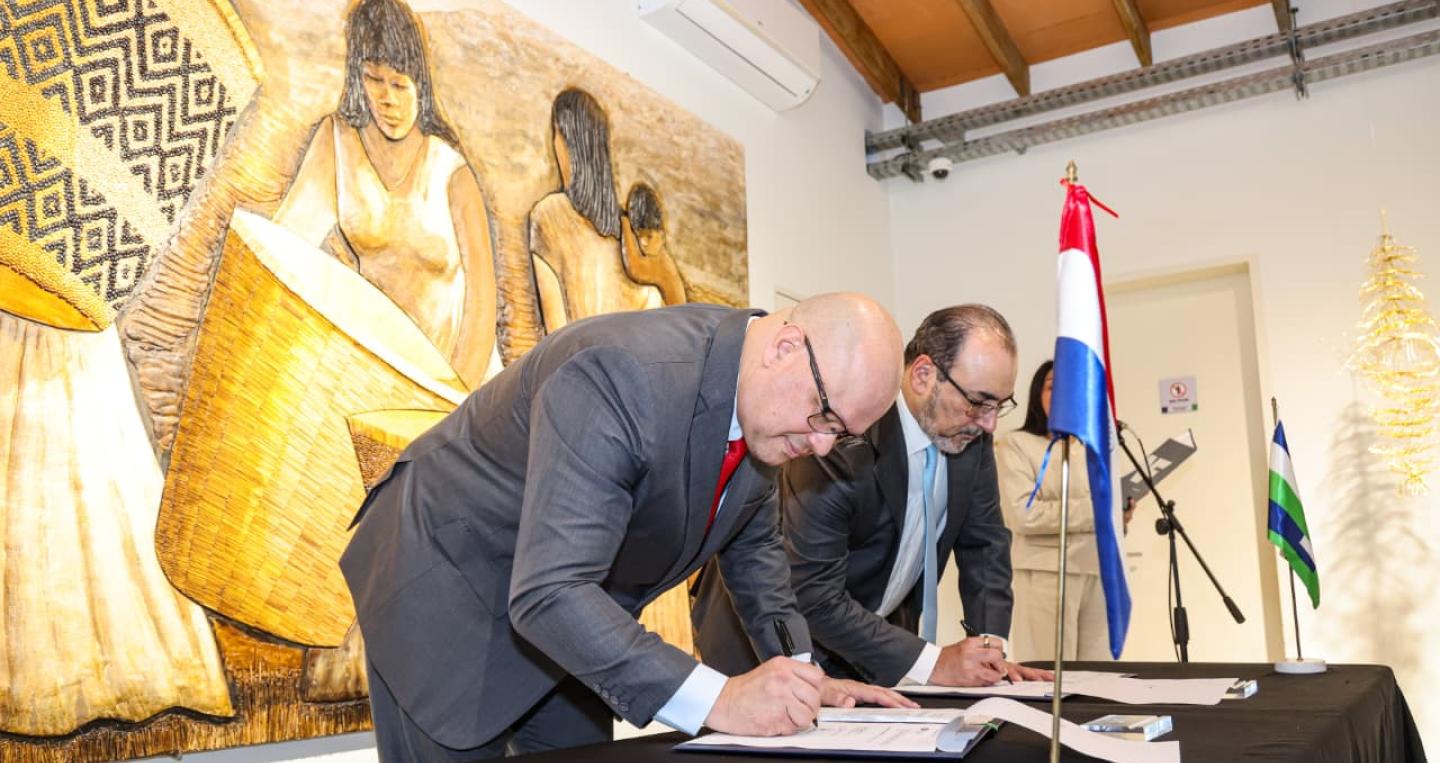 Firma de acuerdos