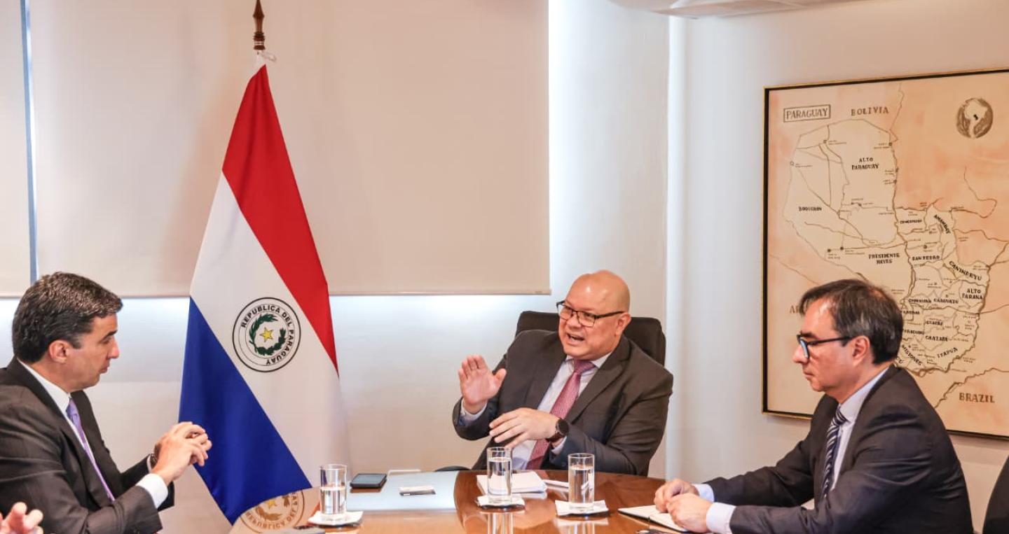 Reunión ministro con representantes del Banco Itaú
