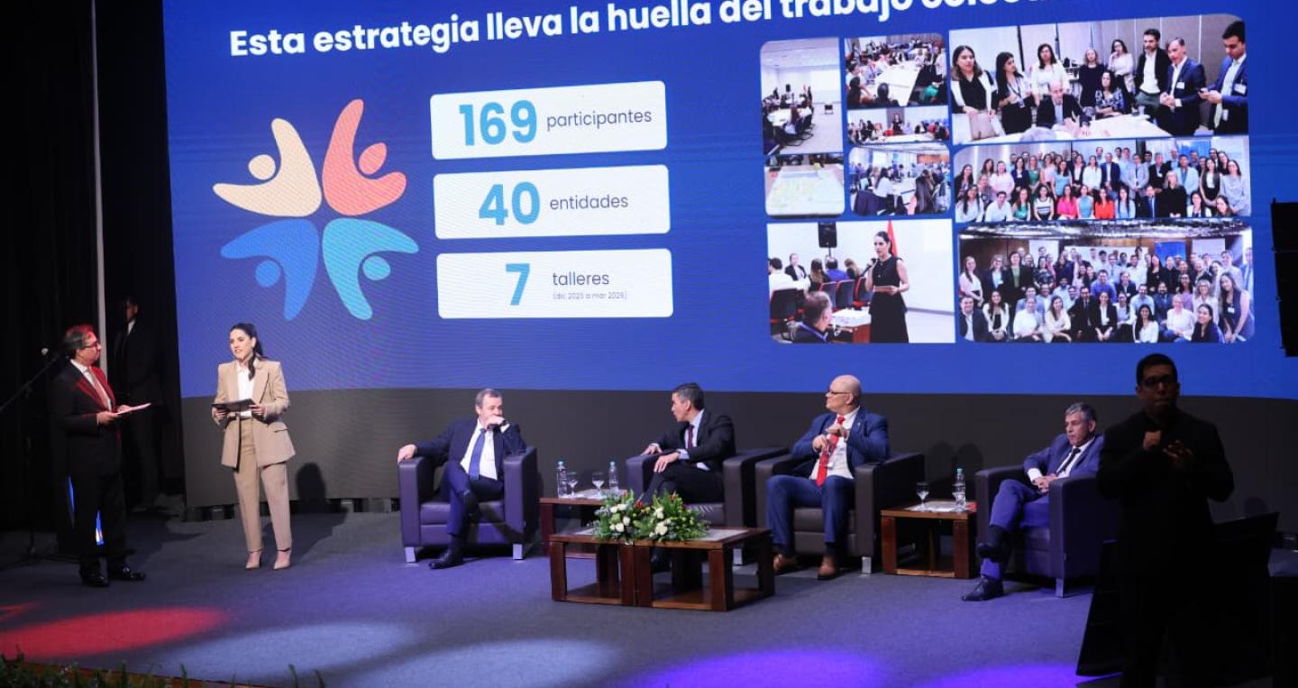 Viceministro de Economía y directora Vivian Ocampos