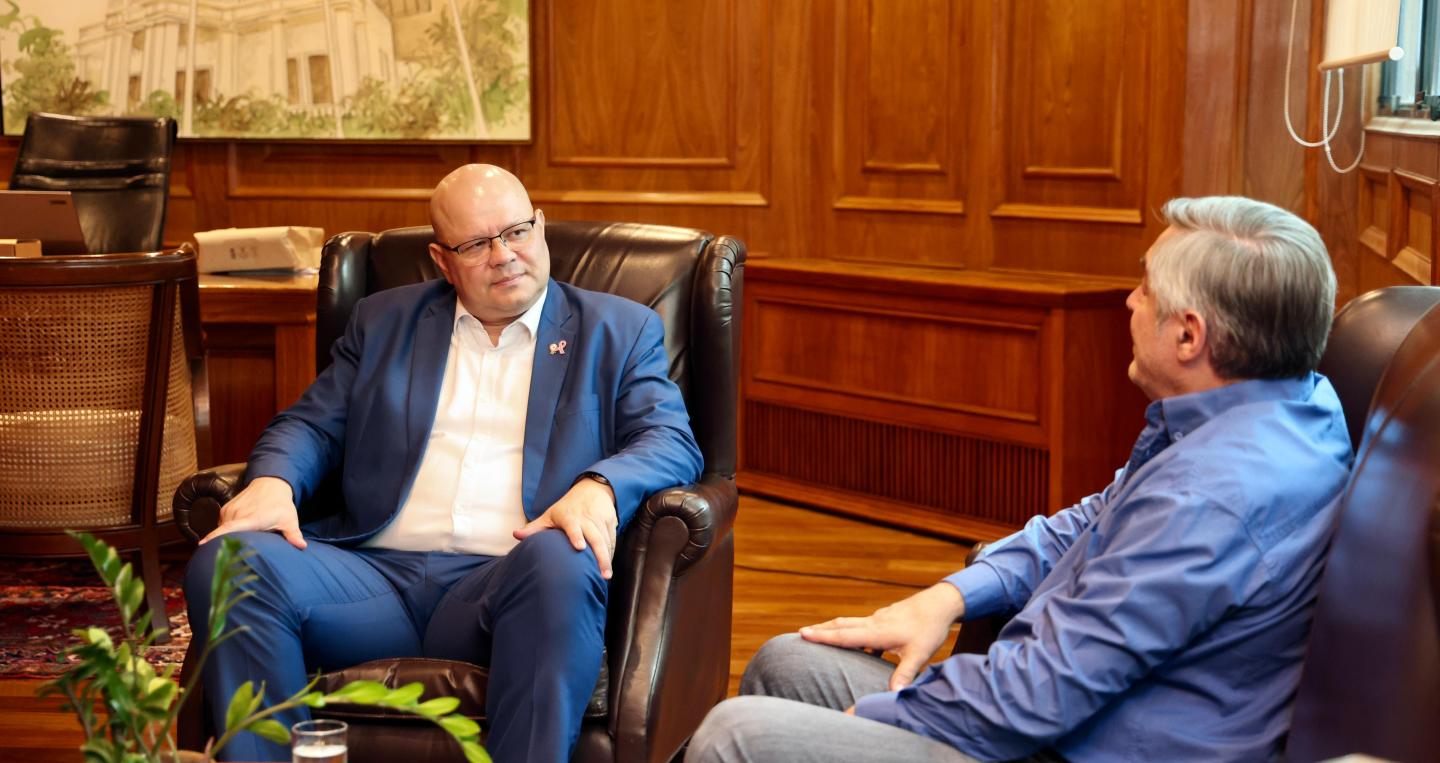 El ministro de Economía y Finanzas, Oscar Lovera, y el ministro de Educación y Ciencias, Luis Fernando Ramírez
