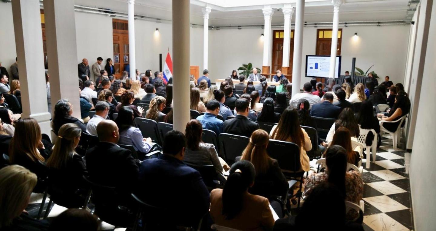 “Panorama regional de la gestión del capital humano”