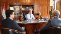 Ministro Fernández Valdovinos con el gerente Regional Sur del CAF, Jorge Srur