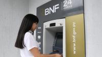 Funcionarios cobran salario en cajero automático
