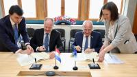 Firma de acuerdo con el BID 