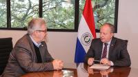 Reunión del ministro Fernández Valdovinos con presidente de la UIP