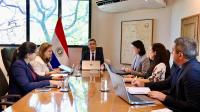 Reunión del ministro interino Juan José Galeano con equipo técnico del MEF