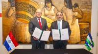 Firma de acuerdo entre el MEF y CAF