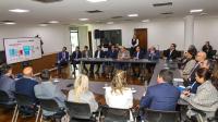 Reunión del MEF y MOPC con contructores