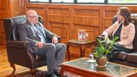 Reunión del ministro Oscar Lovera con la presidenta de la AFD, Stella Gillén.