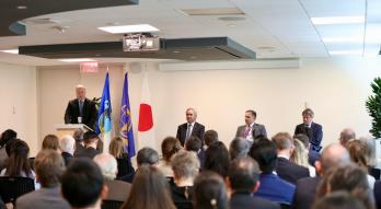 Ministro Fernández Valdovinos en evento del BID