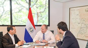 Reunión del Ministro Fernández Valdovinos con presidente de la ANDE 