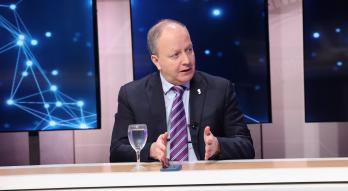 Ministro Fernández Valdovinos en el Péndulo 