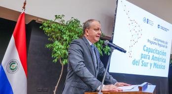 Ministro Fernández Valdovinos en lanzamiento del Programa Regional de Capacitación  del FMI