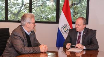Reunión del ministro Fernández Valdovinos con presidente de la UIP